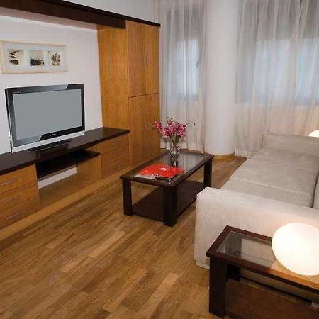 Suites Kris Aeropuerto Madrid Bagian luar foto